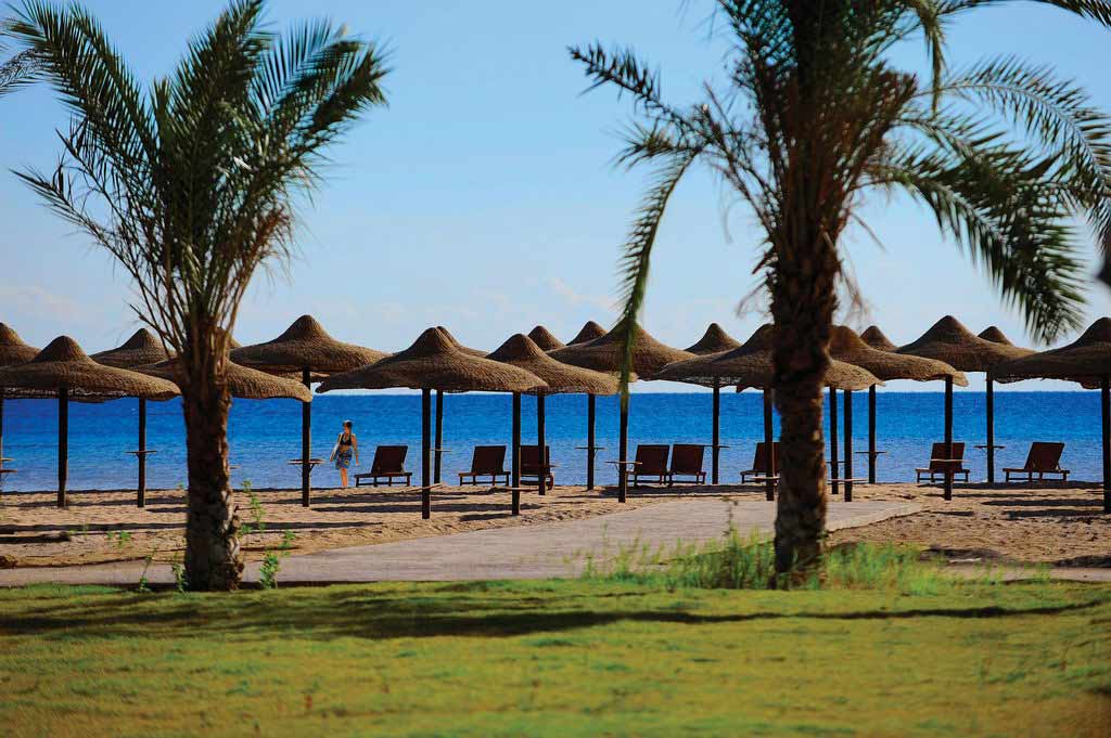 Amwaj beach club resort. Amwaj Blue Beach Resort & Spa. Beach Club Хургада. Амвей Блю Бич Резорт. Amwaj Hotel Resort Хургада.