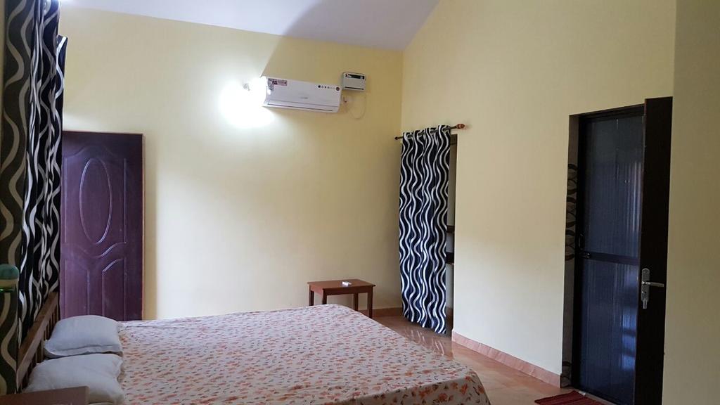 Lobos Guest House Гоа Кавелоссим