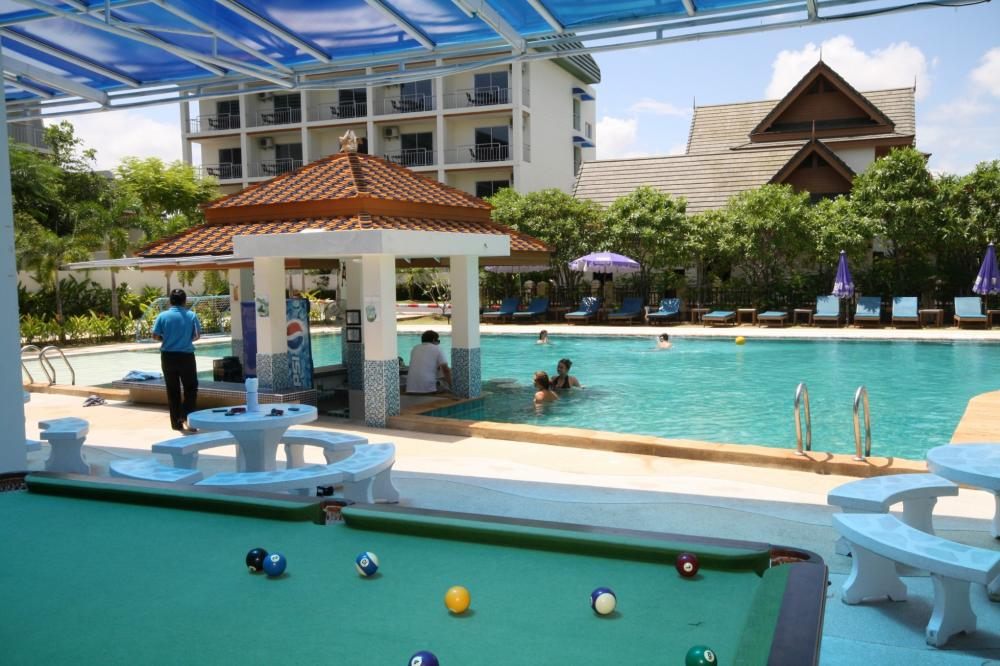 Chalong Beach Hotel Spa 4